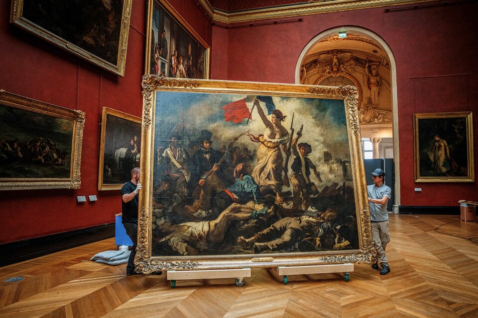 Retiraron «La libertad guiando al pueblo» del Museo del Louvre para tareas de restauración