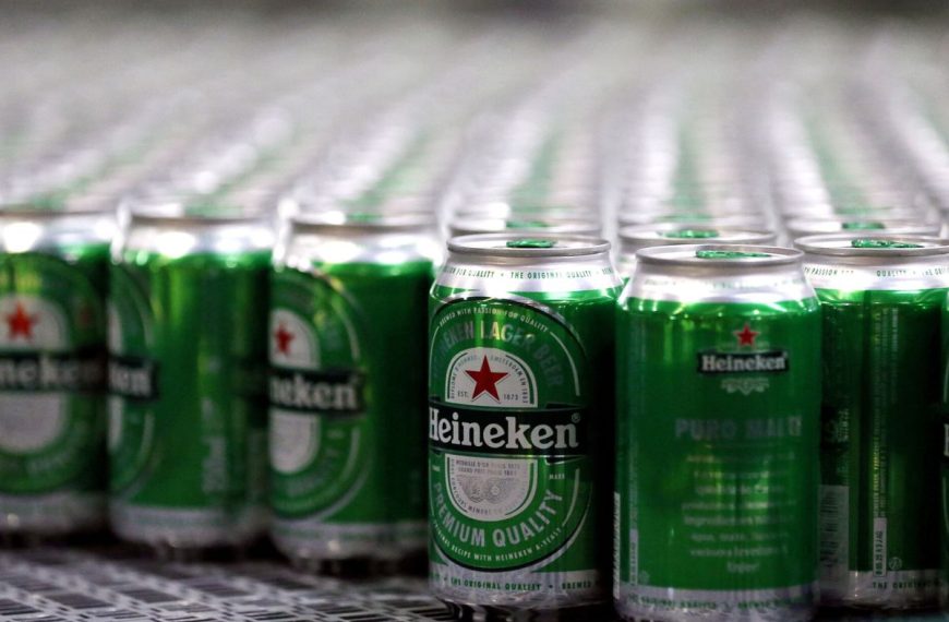 Heineken vende su negocio en Rusia por US$ 1 y completa su salida